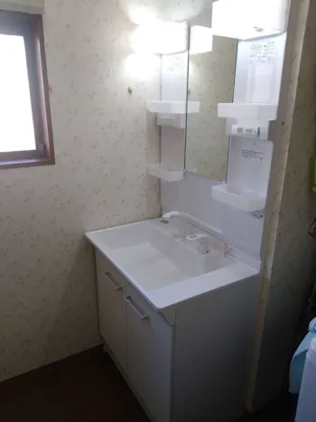 神奈川県横浜市瀬谷区のお客様の洗面化粧台工事