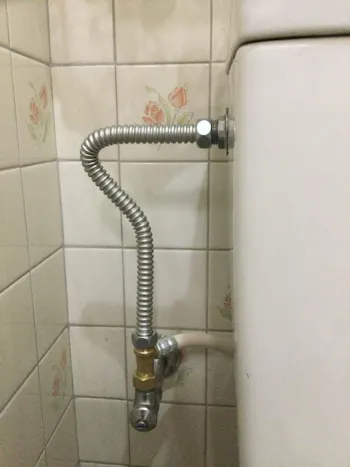 埼玉県飯能市のお客様の便座取付工事　具体的な工事内容2