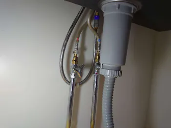 愛知県名古屋市のお客様のキッチン水栓交換工事　具体的な工事内容2