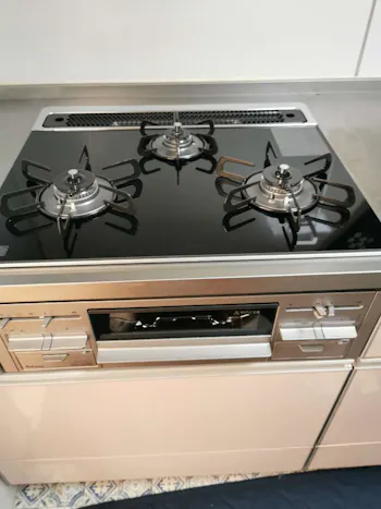 神奈川県平塚市のお客様のビルトインコンロ交換工事