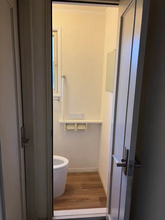 工事後　山梨県上野原市のお客様のトイレ交換・内装工事