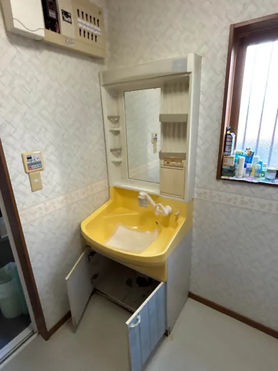 工事前　群馬県高崎市のお客様の洗面化粧台交換工事