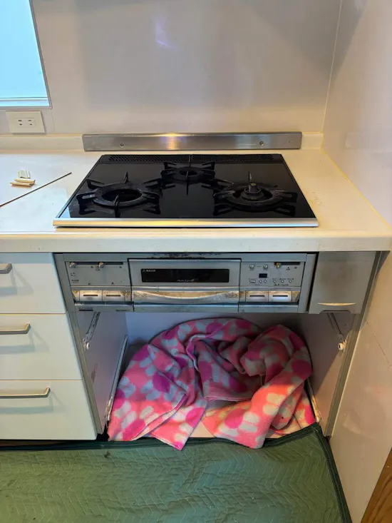 工事前　三重県桑名市のお客様のビルトインコンロ+混合栓交換工事