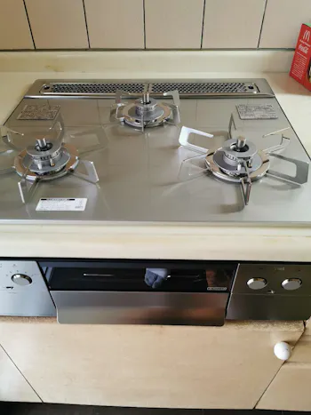 神奈川県茅ヶ崎市のお客様のビルトインコンロ交換工事