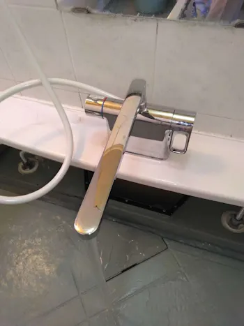 東京都八王子市のお客様の浴室水栓交換工事