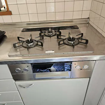 神奈川県横須賀市のお客様のレンジフード・ビルトインコンロ交換工事