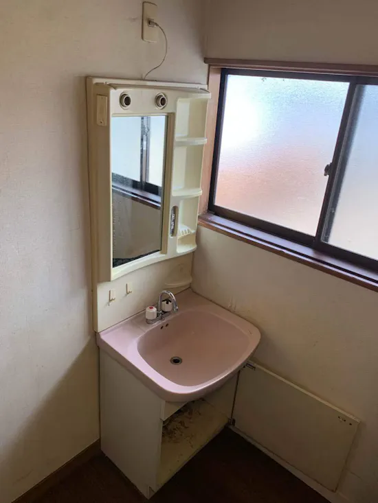 工事前　群馬県邑楽郡のお客様の洗面化粧台交換工事