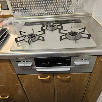 神奈川県横須賀市のお客様のビルトインコンロ・レンジフードセット工事