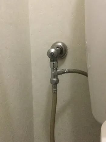 東京都青梅市のお客様の便座交換工事　具体的な工事内容2