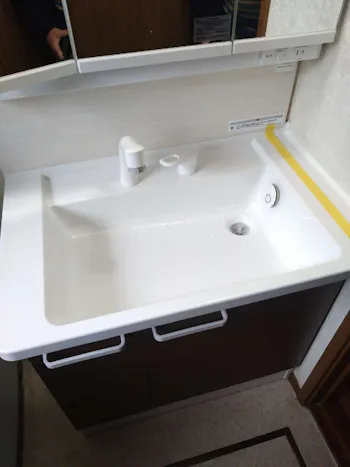 神奈川県大和市のお客様の洗面化粧台交換工事