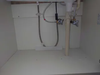 愛知県名古屋市のお客様の洗面化粧台交換工事　具体的な工事内容2