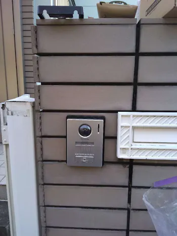 東京都青梅市のお客様のドアホン交換工事　具体的な工事内容1