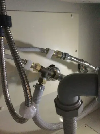 東京都青梅市のお客様のキッチン水栓交換工事　具体的な工事内容2