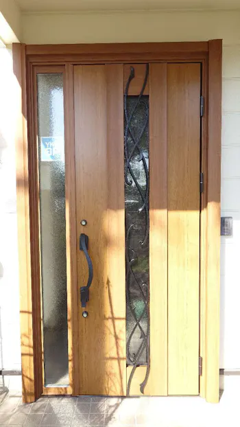 三重県三重郡のお客様の玄関ドア工事