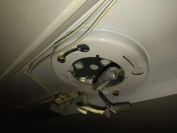 東京都昭島市のお客様の室内照明交換工事　具体的な工事内容2