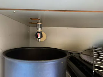 東京都町田市のお客様のビルトインコンロ＋レンジフード２点パック工事　具体的な工事内容4