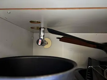 東京都町田市のお客様のビルトインコンロ＋レンジフード２点パック工事　具体的な工事内容2