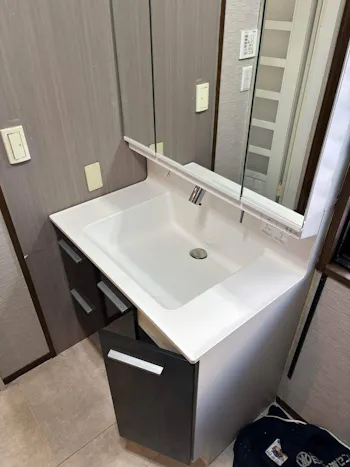 茨城県龍ケ崎市のお客様の洗面化粧台交換工事