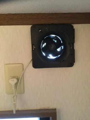 東京都西多摩郡瑞穂町のお客様の浴室換気扇交換工事