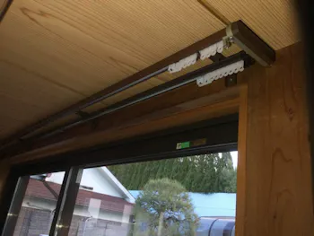 東京都青梅市のお客様のカーテンレール交換工事　具体的な工事内容2