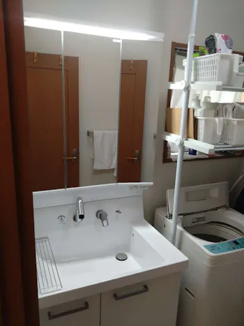 神奈川県綾瀬市のお客様の洗面化粧台交換工事