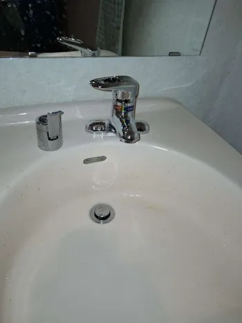 宮城県富谷市のお客様の洗面台水栓交換工事