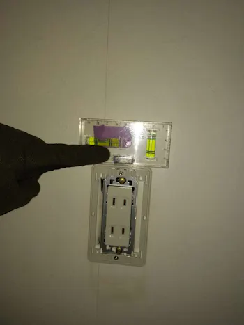 埼玉県入間市のお客様のドアホン交換工事　具体的な工事内容4