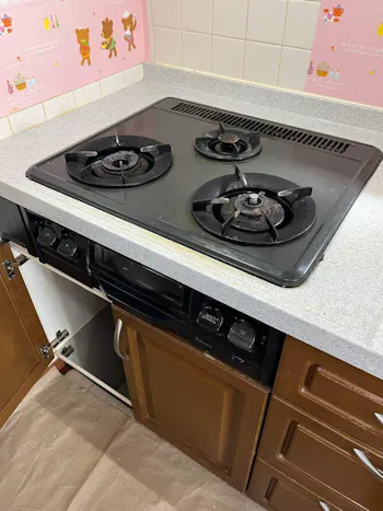 埼玉県幸手市のお客様のレンジフード・ビルトインコンロ交換工事　具体的な工事内容2