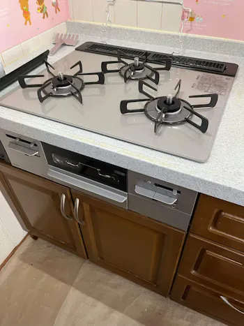 埼玉県幸手市のお客様のレンジフード・ビルトインコンロ交換工事　具体的な工事内容1