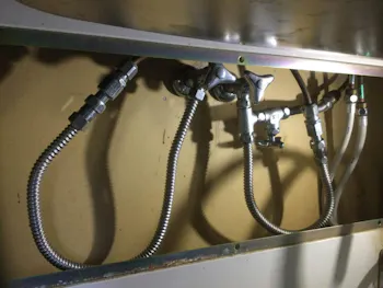 埼玉県入間市のお客様のキッチン水栓交換工事　具体的な工事内容4