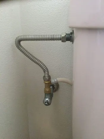 東京都青梅市のお客様の便座交換工事　具体的な工事内容2