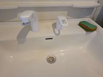 栃木県宇都宮市のお客様の洗面所水栓交換工事