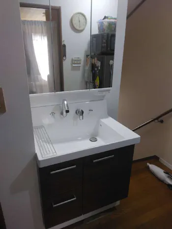 東京都昭島市のお客様の洗面化粧台交換工事