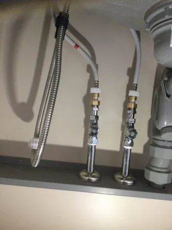 東京都青梅市のお客様のキッチン水栓交換工事　具体的な工事内容2