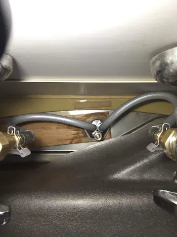 東京都青梅市のお客様のキッチン混合水栓交換工事　具体的な工事内容3