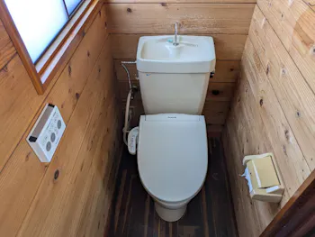 静岡県御殿場市のお客様の1階、2階トイレ交換工事　具体的な工事内容2