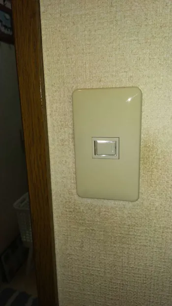 東京都青梅市のお客様のスイッチ交換工事　具体的な工事内容1