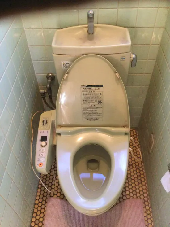 工事前　東京都福生市のお客様の温水洗浄便座交換工事