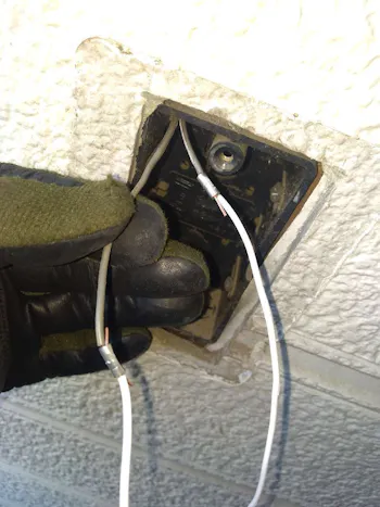 東京都青梅市のお客様のドアホン交換工事　具体的な工事内容2