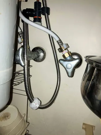 新潟県新潟市北区のお客様のキッチン水栓工事　具体的な工事内容1