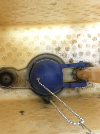 埼玉県所沢市のお客様のトイレタンク部品交換工事