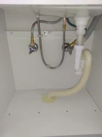 東京都福生市のお客様の洗面化粧台設置工事　具体的な工事内容1