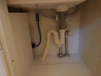 愛知県豊田市のお客様の洗面化粧台交換工事　具体的な工事内容2