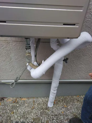 東京都昭島市のお客様の給湯器凍結防止工事