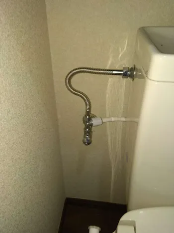 東京都青梅市のお客様の温水便座交換工事　具体的な工事内容3