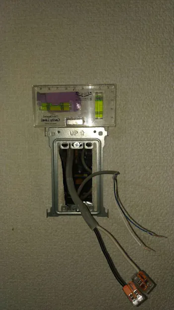 東京都羽村市のお客様のテレビドアホン交換工事　具体的な工事内容1