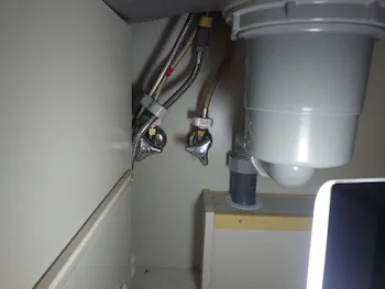 愛知県名古屋市中区のお客様のキッチン水栓工事　具体的な工事内容2