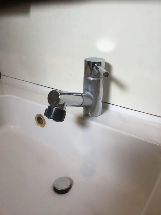 工事前　東京都羽村市のお客様の洗面台水栓交換工事