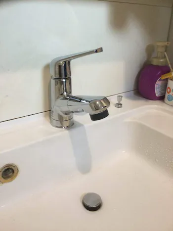 東京都羽村市のお客様の洗面台水栓交換工事　具体的な工事内容1