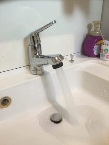 東京都羽村市のお客様の洗面台水栓交換工事　具体的な工事内容2